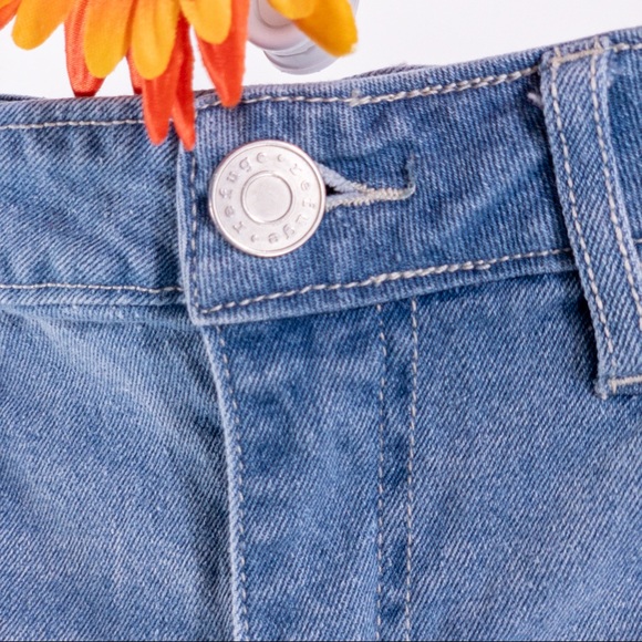 3/$10🙌 Refuge Distressed Jean Shorts - Size 0 - Picture 3 of 7